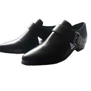 Tahari / Black Leather size 8 moto style shoes
